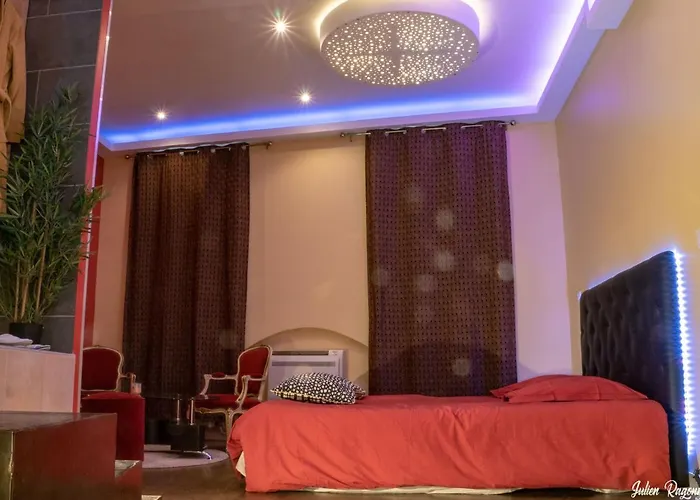 アパート Avec By Jordans Collection